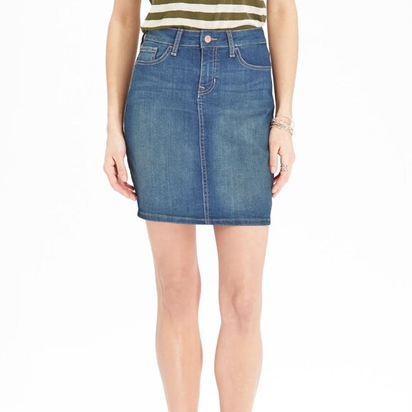 Old Navy Gold Coast Medium Wash Rinse Denim Pencil Short Mini Jean Skirt - Picture 1 of 3